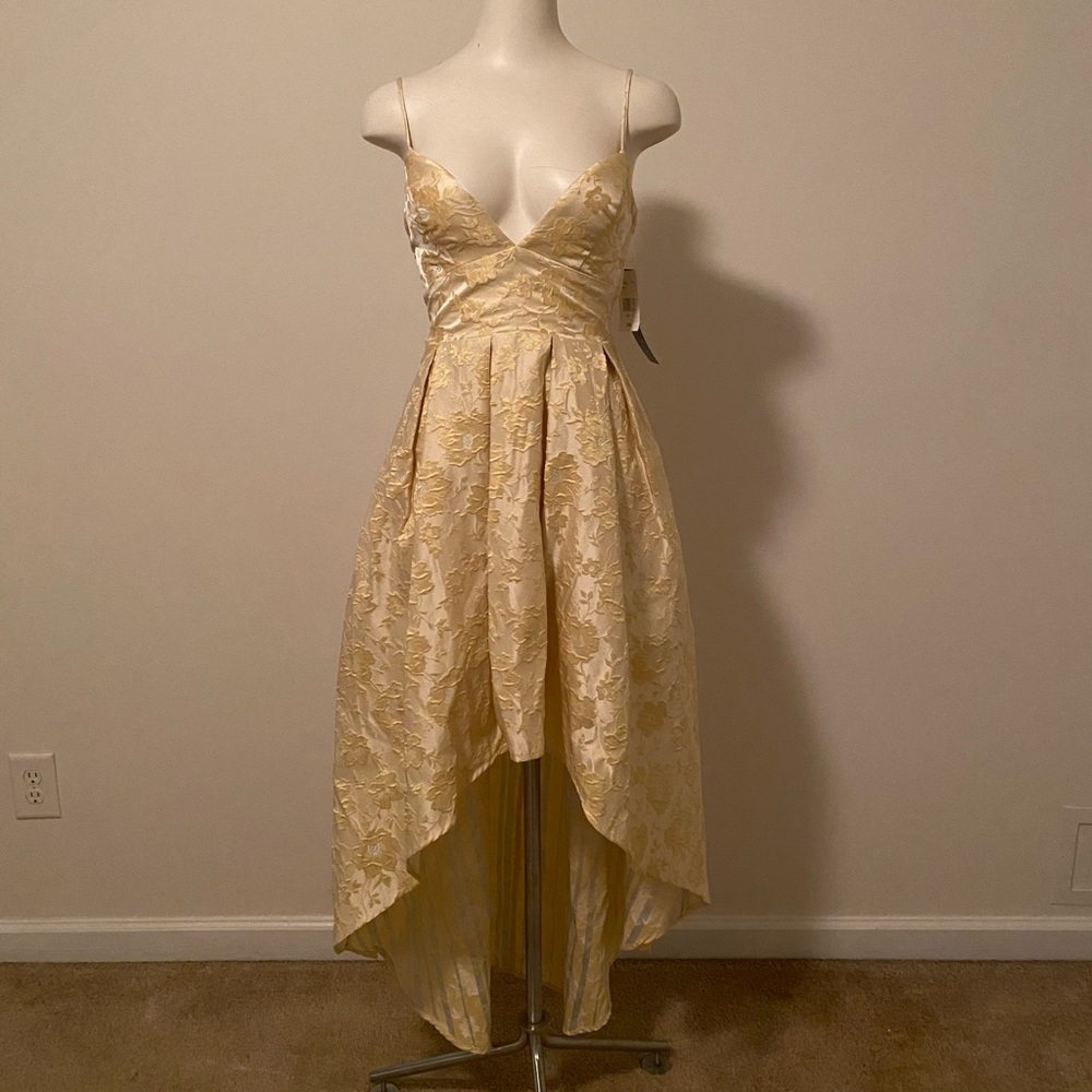 🆕 Trixxi size 3 gold special occasion dress